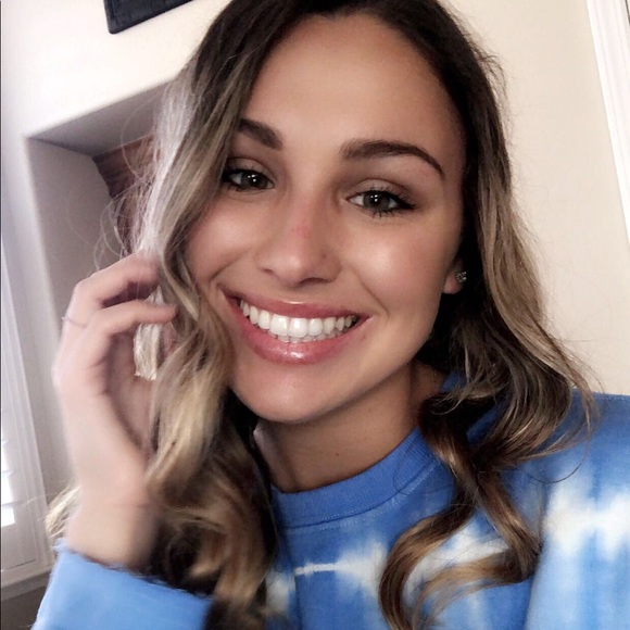 Meet your Posher, Taylor - Picture 4 of 4